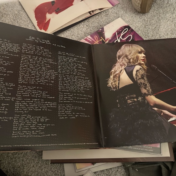 Taylor Swift Red Vinyl - Picture 2 of 3